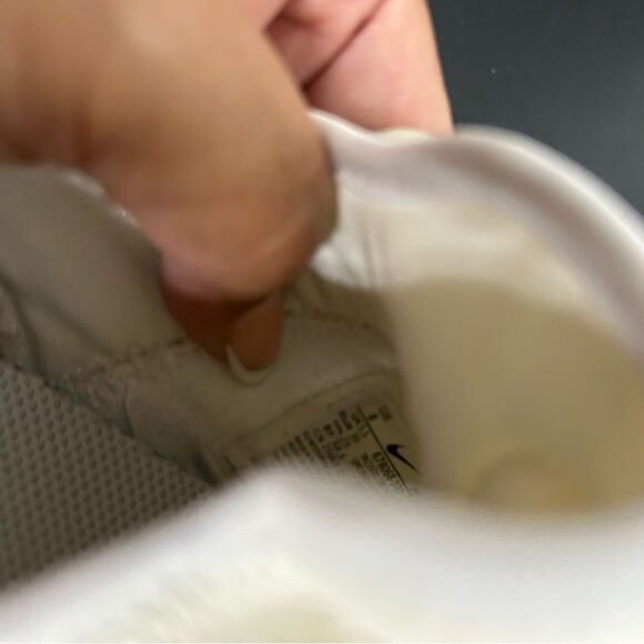 Nike Air Presto White Womens Sneakers, Size 8 #878068-100 - Picture 7 of 7